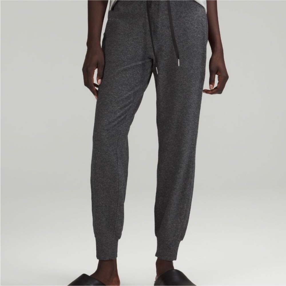 Lululemon Ready to Rulu Heathered Gray - Size 4